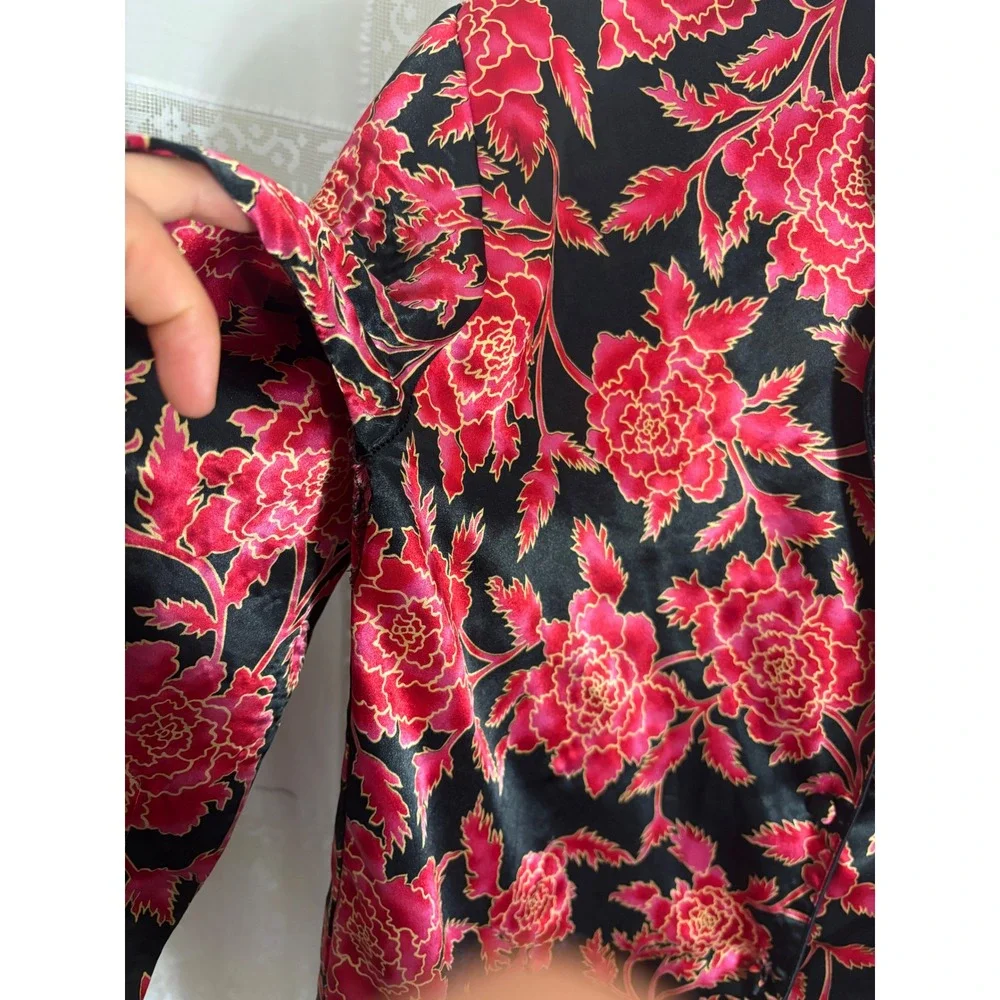 VTG Gold Label Victoria's Secret Black Red Floral Satin Button Up Robe Size L-XL